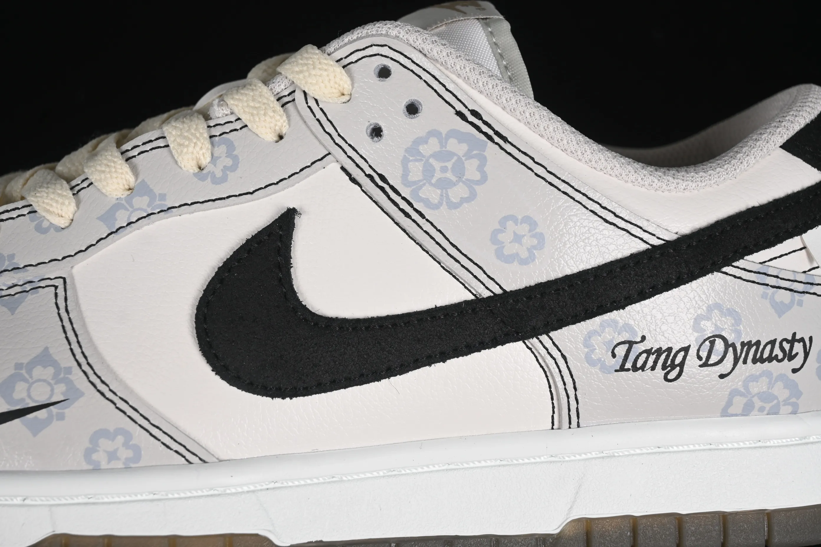 All Categories Nk SB Dunk Series Nk SB Dunk Low Low-top sneakers Nk Dunk Low Sanci Laboratory Ancient Tang Dynasty print Low-top casual sneakers FJ4188-001